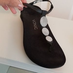 Vionic sandals. So cute!